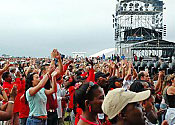 crowd-cooling-with-fog2
